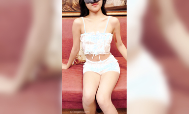 奧特曼原創『私房女神』新晉大神最新第2彈-套路拍攝一線天白虎B長腿靚妹 性感勾人  (1)