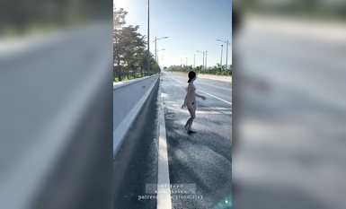 推特極品反差婊『小妮子』攜雙閨蜜極限露出 戶外全裸 野戰跪舔 黑絲啪啪 高清xiaonizi第二彈 (7)