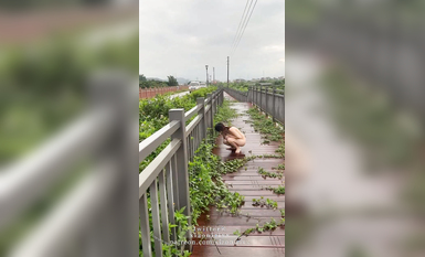 推特極品反差婊『小妮子』攜雙閨蜜極限露出 戶外全裸 野戰跪舔 黑絲啪啪 高清xiaonizi第二彈 (11)