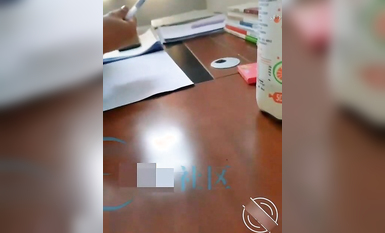 海角社區牛逼大神拿下貪污高管的女兒 趁酒勁在辦公室里把開寶馬的女科員給操了8寶馬女科員之 貪污書記的女兒最終被我拿下！這是人民群眾與我共同的勝利！