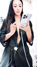 女人味十足，長發氣質御姐【豆奶泡泡花】身材太炸裂了，表裡不一道具自慰，又騷又反差 (1)