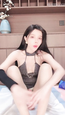 現實版妲己【白熙】9月福利視頻 魔鬼身材油亮絲襪絕美白虎銷魂口舌自慰爆插狂噴 (1)