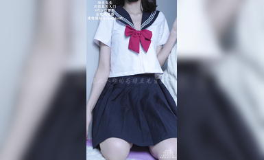 小桃-JK水晶棒自慰，裸體站立展示酮體。