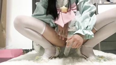 嘟嘟 7月最新 反差福利姬 極品白虎用道具插入到白漿直流