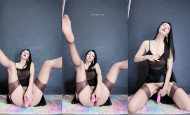 抖音長腿絲襪御姐【拾壹】臉穴同框_震動棒自慰 (1)