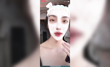 最新《瘋狂抖音》外篇之《抖音擦邊3》顏值主播直播各顯神通 閃現 走光露點 刷邊PK (47)