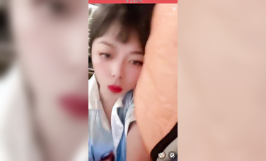 最新《瘋狂抖音》外篇之《抖音擦邊3》顏值主播直播各顯神通 閃現 走光露點 刷邊PK (181)