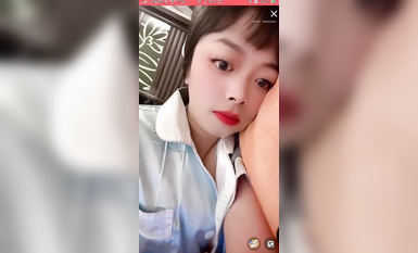 最新《瘋狂抖音》外篇之《抖音擦邊3》顏值主播直播各顯神通 閃現 走光露點 刷邊PK (181)