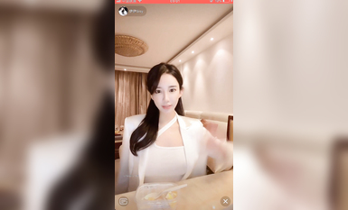 最新《瘋狂抖音》外篇之《抖音擦邊3》顏值主播直播各顯神通 閃現 走光露點 刷邊PK (60)