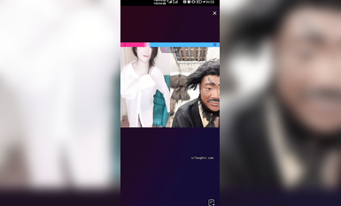 最新《瘋狂抖音》外篇之《抖音擦邊3》顏值主播直播各顯神通 閃現 走光露點 刷邊PK (77)