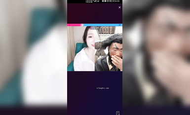 最新《瘋狂抖音》外篇之《抖音擦邊3》顏值主播直播各顯神通 閃現 走光露點 刷邊PK (77)