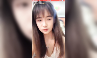 最新《瘋狂抖音》外篇之《抖音擦邊3》顏值主播直播各顯神通 閃現 走光露點 刷邊PK (53)