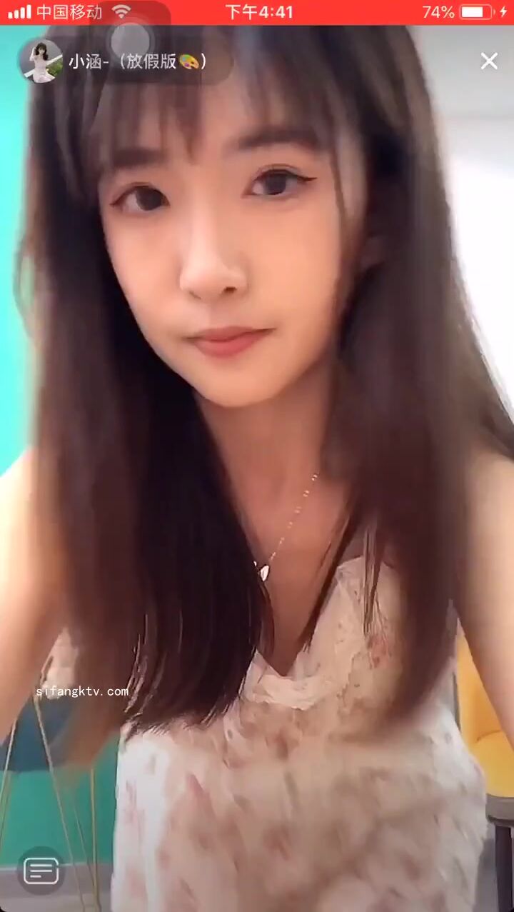 最新《瘋狂抖音》外篇之《抖音擦邊3》顏值主播直播各顯神通 閃現 走光露點 刷邊PK (53)