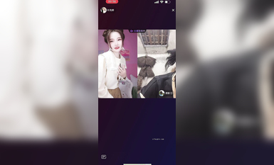 最新《瘋狂抖音》外篇之《抖音擦邊3》顏值主播直播各顯神通 閃現 走光露點 刷邊PK (95)