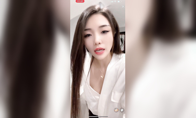 最新《瘋狂抖音》外篇之《抖音擦邊3》顏值主播直播各顯神通 閃現 走光露點 刷邊PK (48)