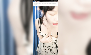 最新《瘋狂抖音》外篇之《抖音擦邊3》顏值主播直播各顯神通 閃現 走光露點 刷邊PK (12)