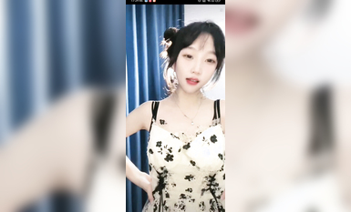 最新《瘋狂抖音》外篇之《抖音擦邊3》顏值主播直播各顯神通 閃現 走光露點 刷邊PK (12)