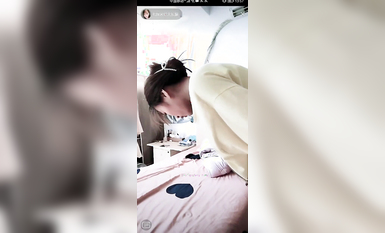 最新《瘋狂抖音》外篇之《抖音擦邊3》顏值主播直播各顯神通 閃現 走光露點 刷邊PK (132)