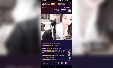 最新《瘋狂抖音》外篇之《抖音擦邊3》顏值主播直播各顯神通 閃現 走光露點 刷邊PK (92)