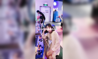 抖音80W粉絲推特網紅超萌蘿莉反差婊一隻喔私拍視圖大量流出人前露出3P喝尿野戰騷中極品 (134)