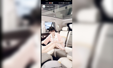 最新《瘋狂抖音》外篇之《抖音擦邊3》顏值主播直播各顯神通 閃現 走光露點 刷邊PK (165)