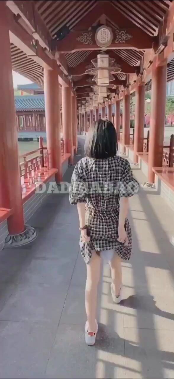 抖音80W粉絲推特網紅超萌蘿莉反差婊一隻喔私拍視圖大量流出人前露出3P喝尿野戰騷中極品 (151)