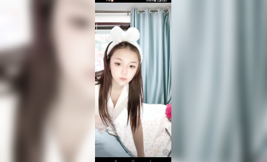 最新《瘋狂抖音》外篇之《抖音擦邊3》顏值主播直播各顯神通 閃現 走光露點 刷邊PK (42)