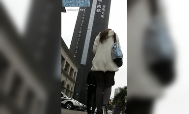 各種地方摸完女生翹臀或黑絲長腿就跑 各種尖叫聲 有的露臉 有的抄底 腎上腺素拉滿 太刺激 (13)