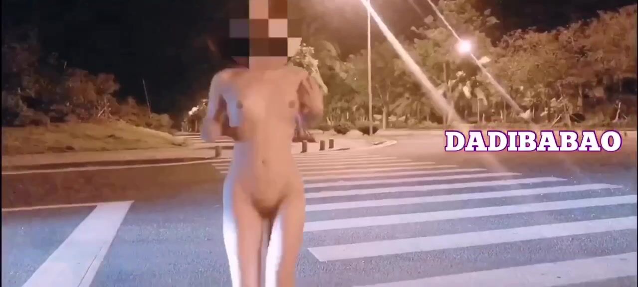 抖音80W粉絲推特網紅超萌蘿莉反差婊一隻喔私拍視圖大量流出人前露出3P喝尿野戰騷中極品 (81)