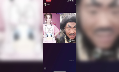 最新《瘋狂抖音》外篇之《抖音擦邊3》顏值主播直播各顯神通 閃現 走光露點 刷邊PK (97)