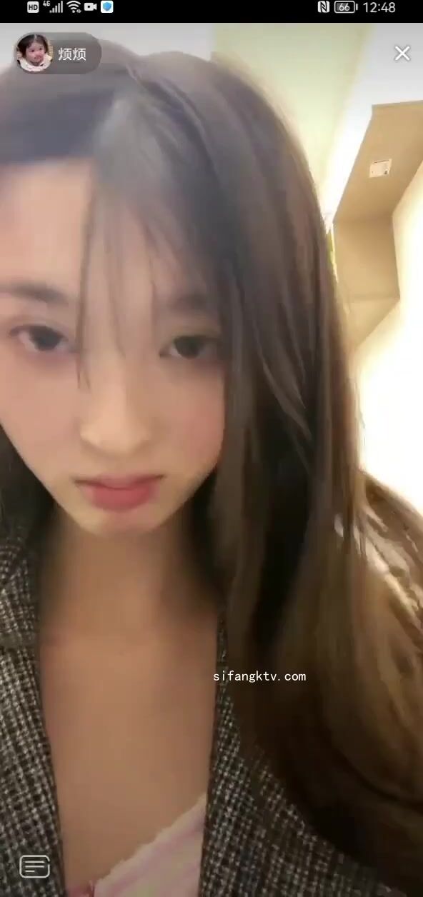 最新《瘋狂抖音》外篇之《抖音擦邊3》顏值主播直播各顯神通 閃現 走光露點 刷邊PK (31)