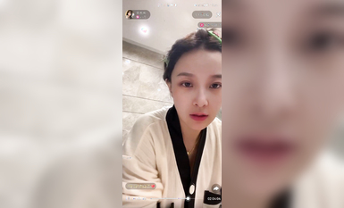 最新《瘋狂抖音》外篇之《抖音擦邊3》顏值主播直播各顯神通 閃現 走光露點 刷邊PK (69)