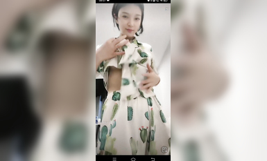 最新《瘋狂抖音》外篇之《抖音擦邊3》顏值主播直播各顯神通 閃現 走光露點 刷邊PK (160)