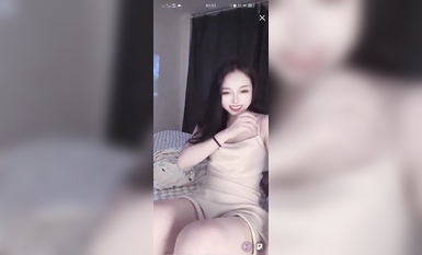 最新《瘋狂抖音》外篇之《抖音擦邊3》顏值主播直播各顯神通 閃現 走光露點 刷邊PK (65)