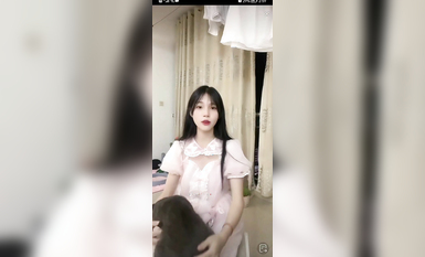 最新《瘋狂抖音》外篇之《抖音擦邊3》顏值主播直播各顯神通 閃現 走光露點 刷邊PK (54)