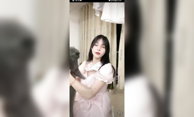 最新《瘋狂抖音》外篇之《抖音擦邊3》顏值主播直播各顯神通 閃現 走光露點 刷邊PK (54)