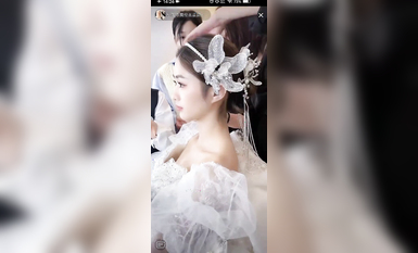 最新《瘋狂抖音》外篇之《抖音擦邊3》顏值主播直播各顯神通 閃現 走光露點 刷邊PK (161)