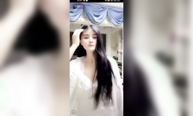 最新《瘋狂抖音》外篇之《抖音擦邊3》顏值主播直播各顯神通 閃現 走光露點 刷邊PK (57)