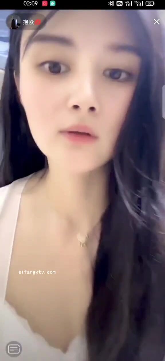 最新《瘋狂抖音》外篇之《抖音擦邊3》顏值主播直播各顯神通 閃現 走光露點 刷邊PK (57)