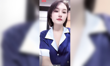 最新《瘋狂抖音》外篇之《抖音擦邊3》顏值主播直播各顯神通 閃現 走光露點 刷邊PK (32)