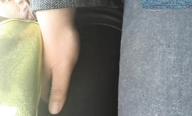 各種地方摸完女生翹臀或黑絲長腿就跑 各種尖叫聲 有的露臉 有的抄底 腎上腺素拉滿 太刺激 (4)