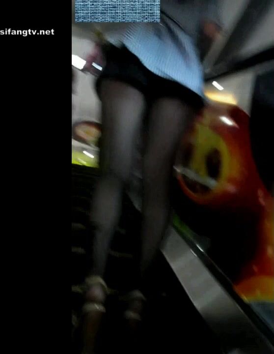 各種地方摸完女生翹臀或黑絲長腿就跑 各種尖叫聲 有的露臉 有的抄底 腎上腺素拉滿 太刺激 (14)