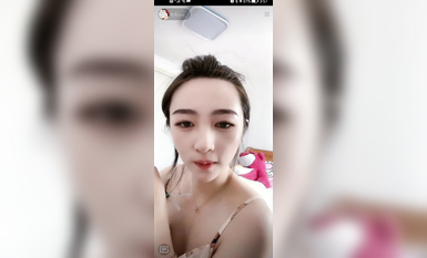 最新《瘋狂抖音》外篇之《抖音擦邊3》顏值主播直播各顯神通 閃現 走光露點 刷邊PK (29)