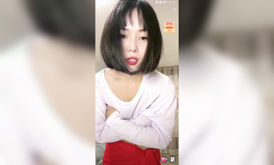 最新《瘋狂抖音》外篇之《抖音擦邊3》顏值主播直播各顯神通 閃現 走光露點 刷邊PK (93)