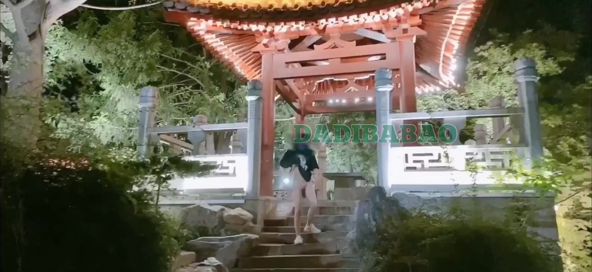 抖音80W粉絲推特網紅超萌蘿莉反差婊一隻喔私拍視圖大量流出人前露出3P喝尿野戰騷中極品 (121)