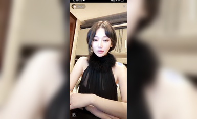 最新《瘋狂抖音》外篇之《抖音擦邊3》顏值主播直播各顯神通 閃現 走光露點 刷邊PK (186)