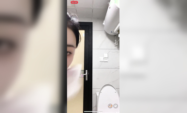 最新《瘋狂抖音》外篇之《抖音擦邊3》顏值主播直播各顯神通 閃現 走光露點 刷邊PK (55)