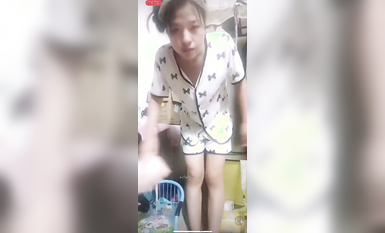 最新《瘋狂抖音》外篇之《抖音擦邊3》顏值主播直播各顯神通 閃現 走光露點 刷邊PK (201)