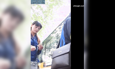 各種地方摸完女生翹臀或黑絲長腿就跑 各種尖叫聲 有的露臉 有的抄底 腎上腺素拉滿 太刺激 (18)