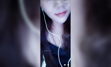 最新《瘋狂抖音》外篇之《抖音擦邊3》顏值主播直播各顯神通 閃現 走光露點 刷邊PK (222)